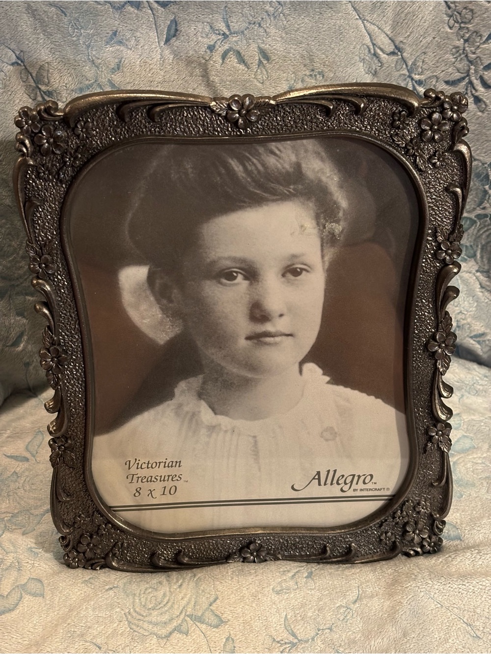 Victorian Treasures Ornate Photo Frame - Antique Black